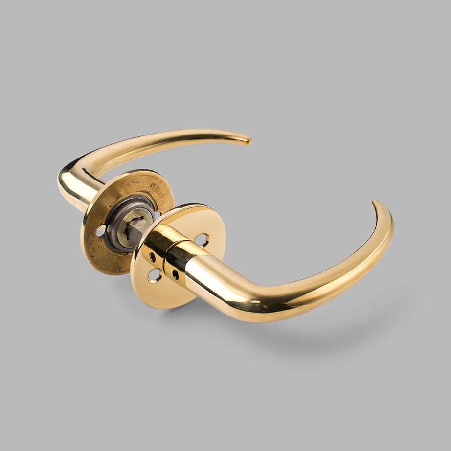 d line Classic Door Lever Handle Brass