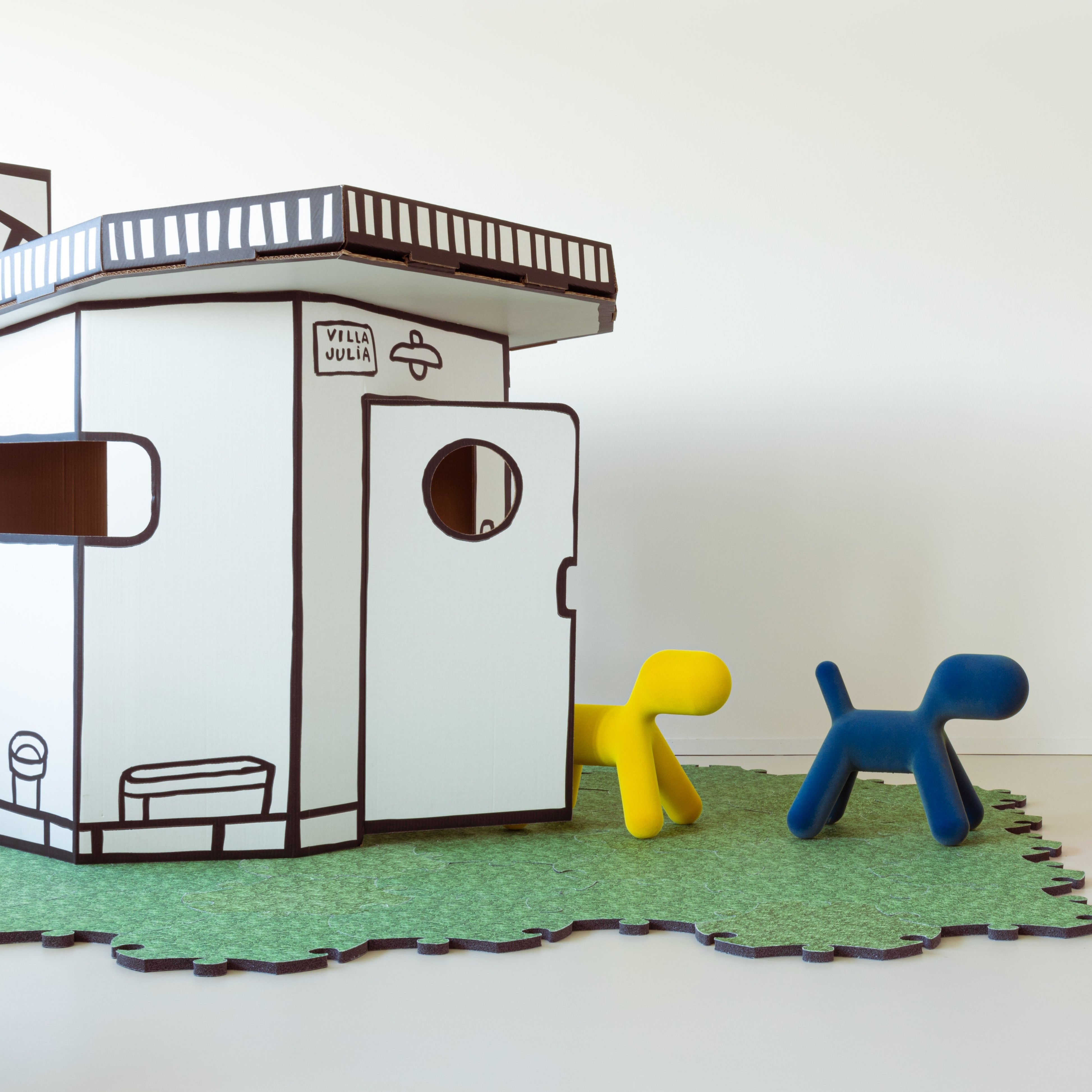 椅子 MAGIS PUPPY S size Eero Aarnio Puppy by Eero Aarnio for Magis | hive