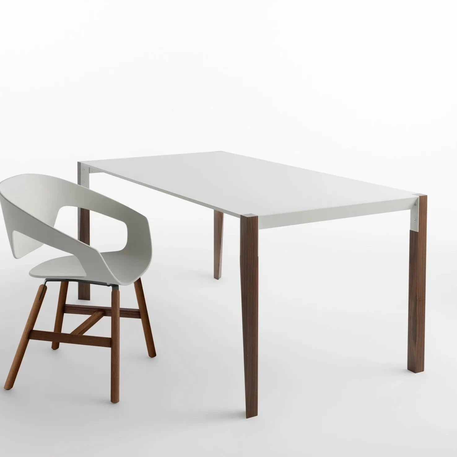 Casamania & Horm Tango Table w White Fenix Top