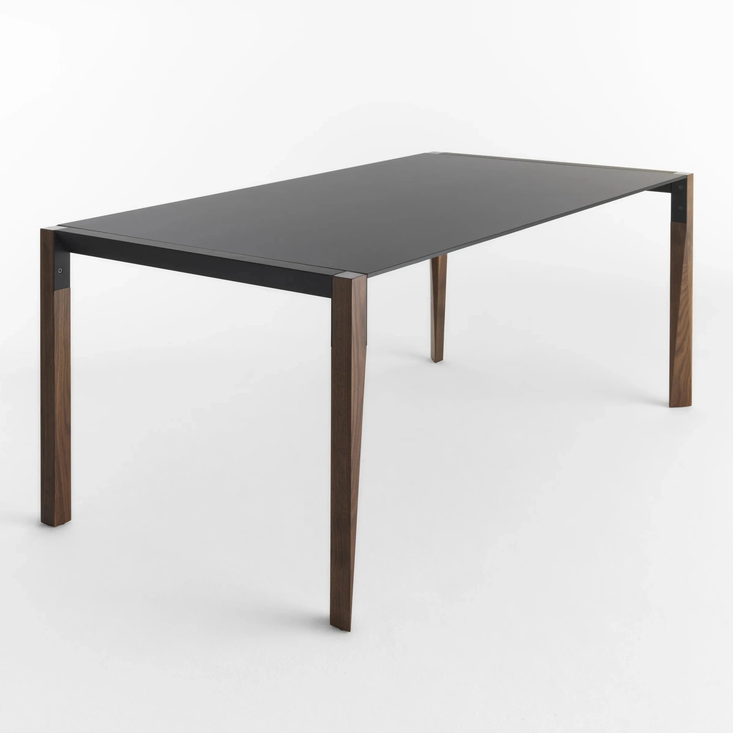 Casamania & Horm Tango Extendable Table Black Top Fenix