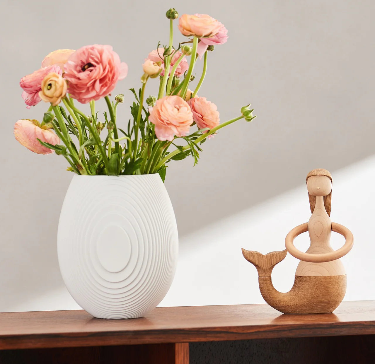 ArchitectMade Flow Porcelain Bubble Vase