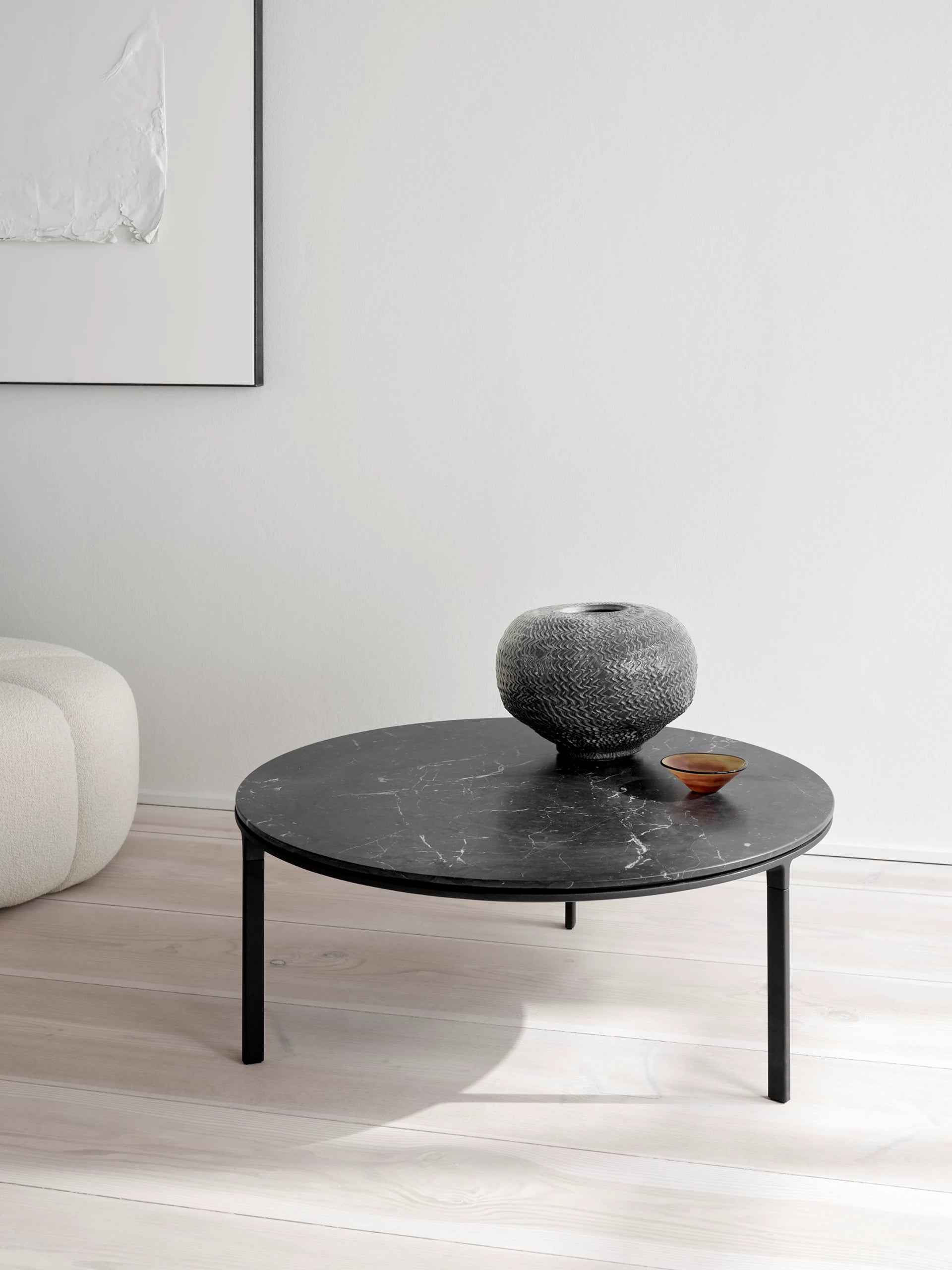 Vipp 425 Marble Coffee Table Ø90cm