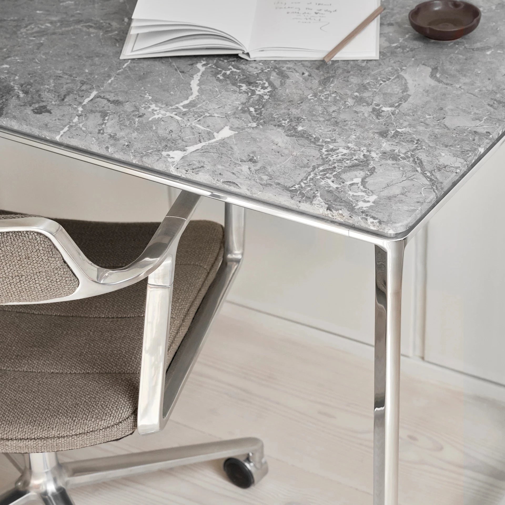 Vipp 430 Marble Studio Desk