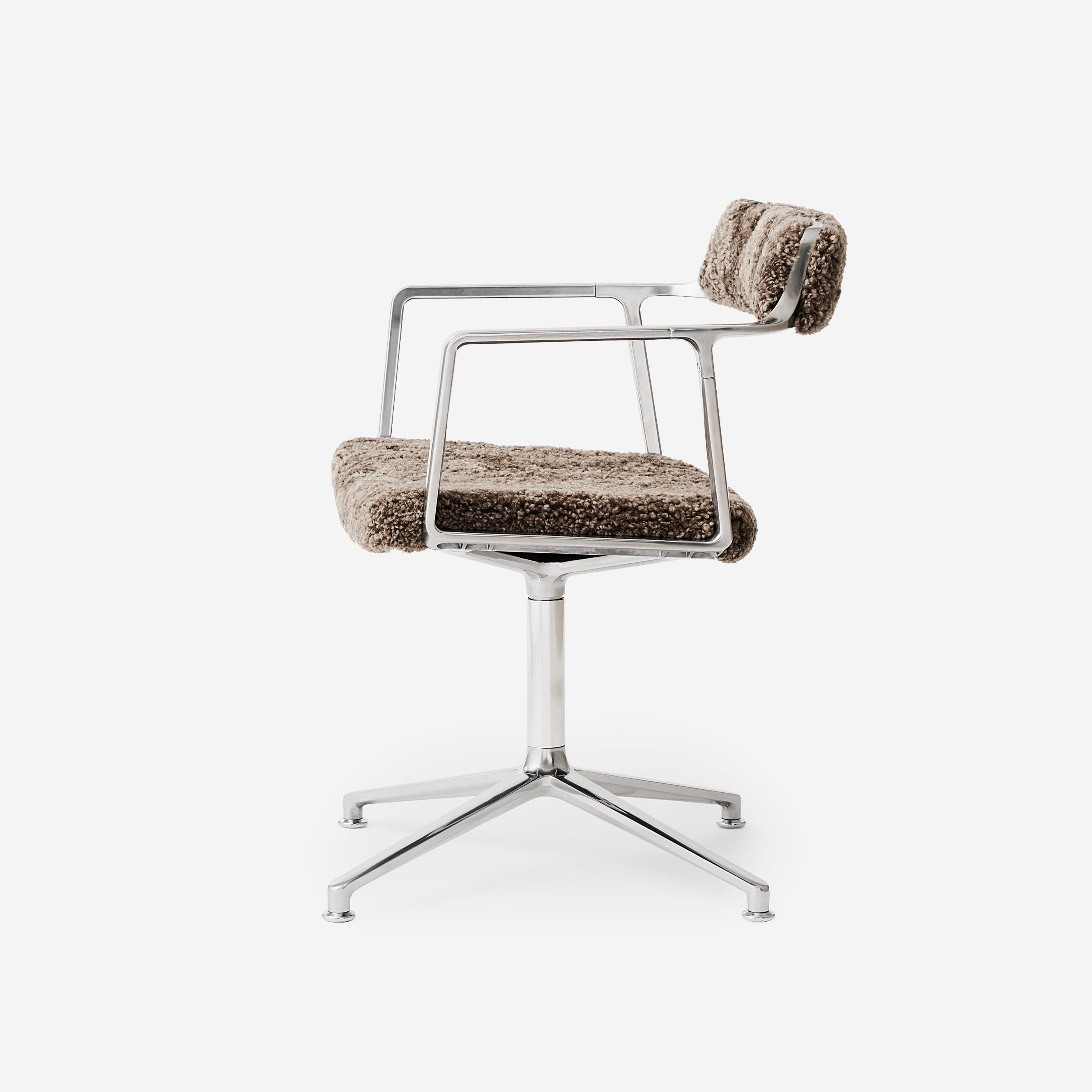 Vipp 452 Swivel Chair Australian Sheepskin