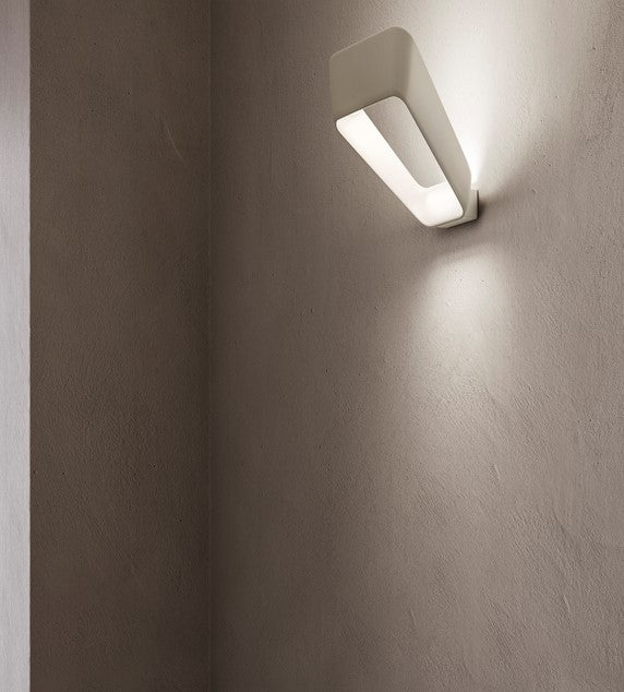 KDLN Frame Wall Light