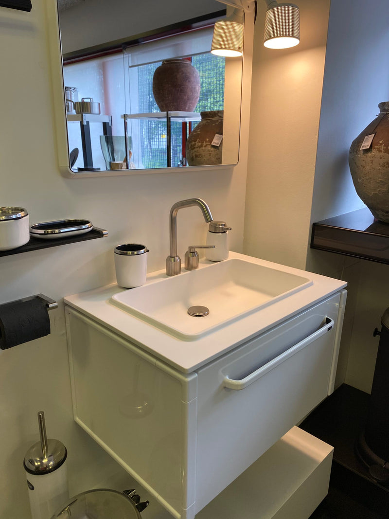 Vipp 981 Small Sink w Bathroom Tap