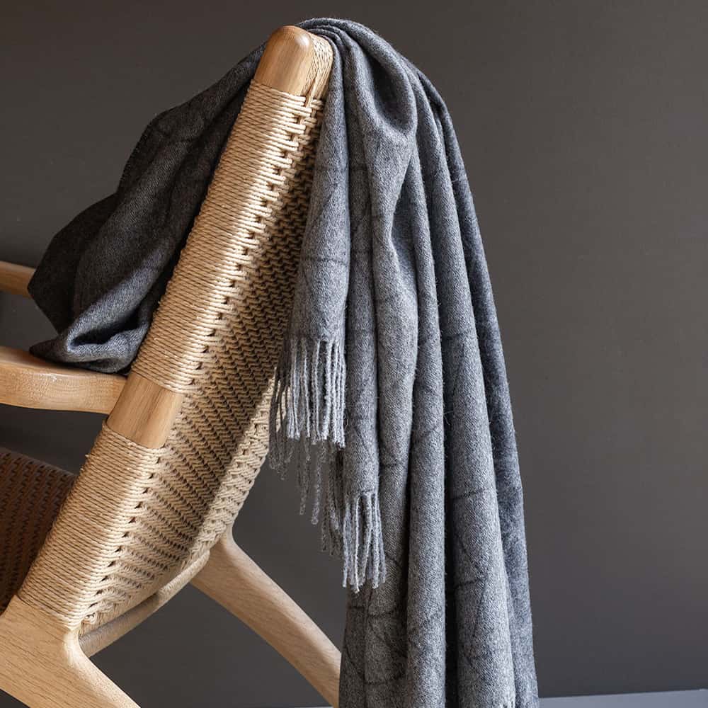 Architectmade Throw by Finn Juhl | Panik Design