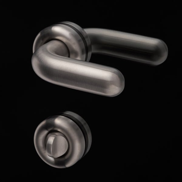 d line Fat Door Handle by Tom Dixon | Panik Design