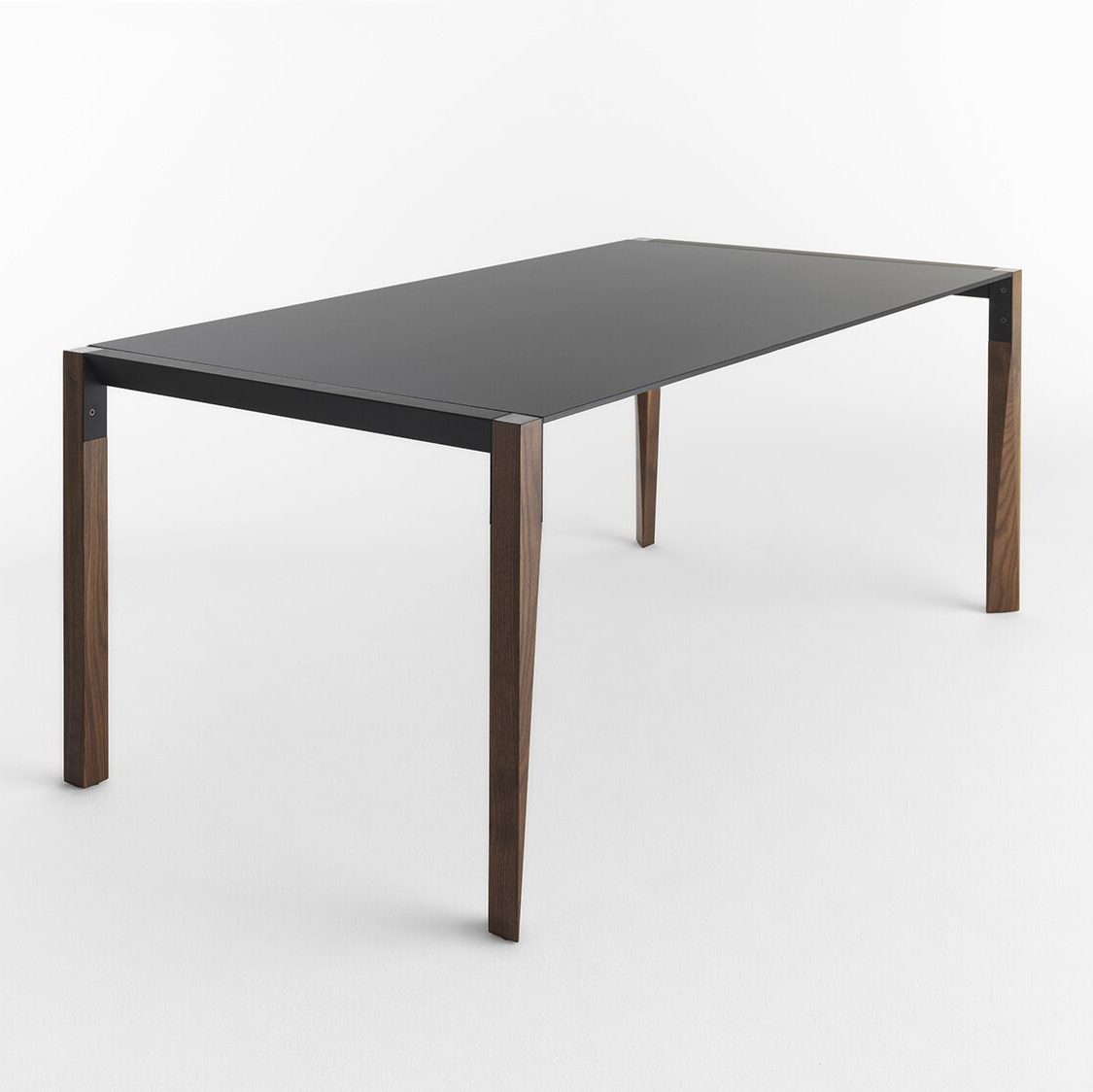 Horm Casamania Tango Table w Black Fenix Top