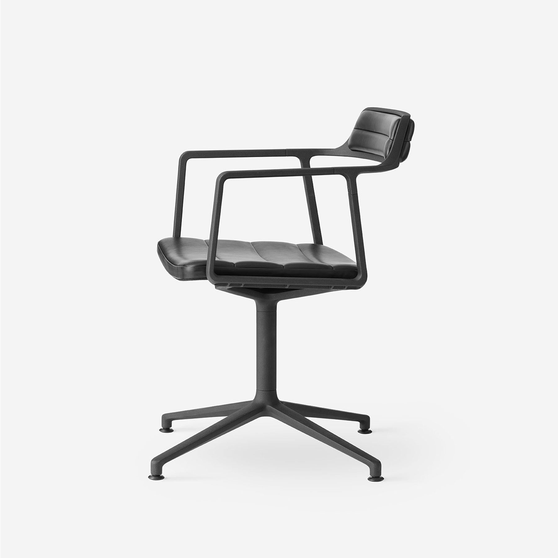 Vipp 452 Swivel Chair w Feet