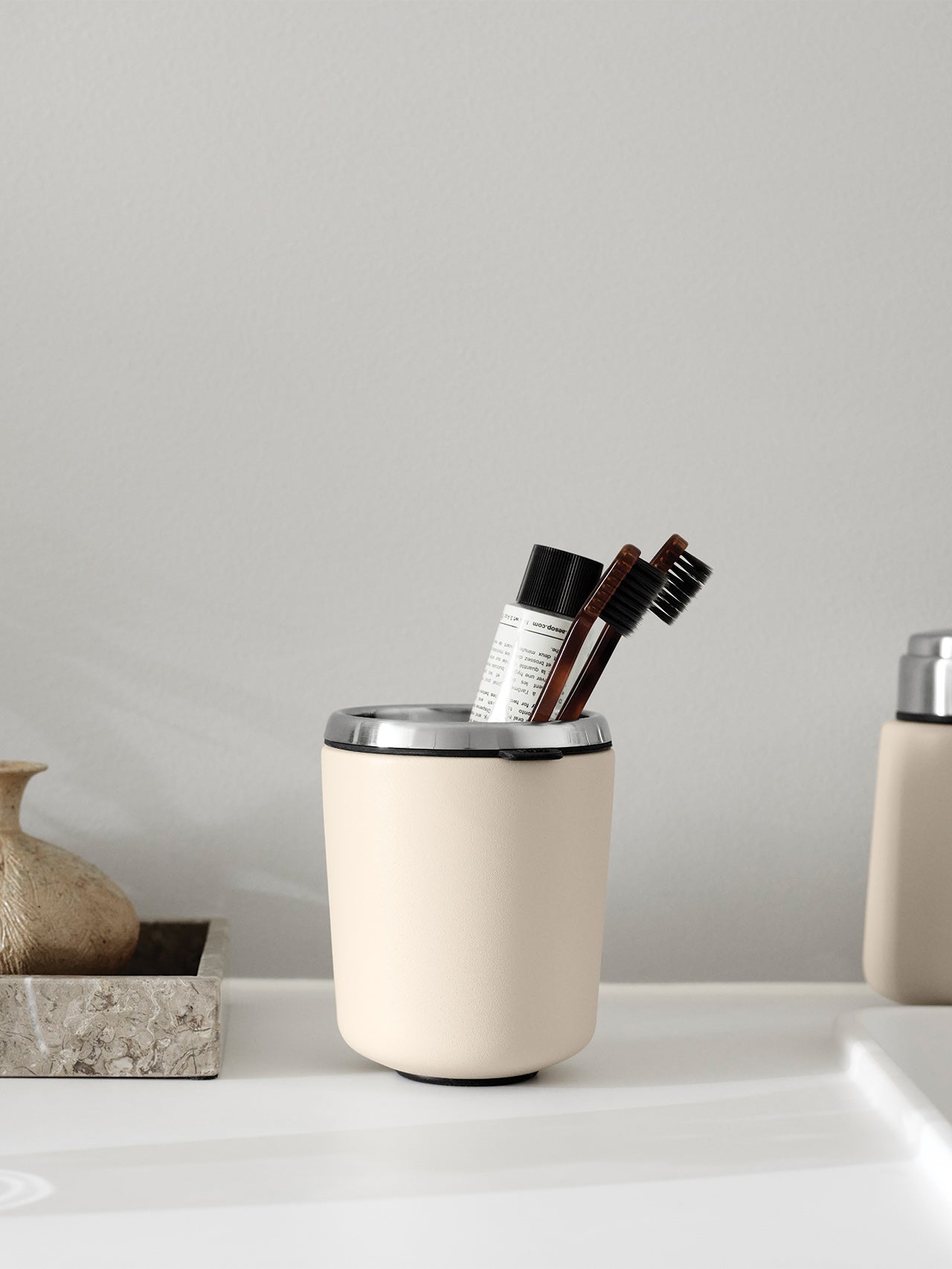 Vipp 7 Toothbrush Holder Beige