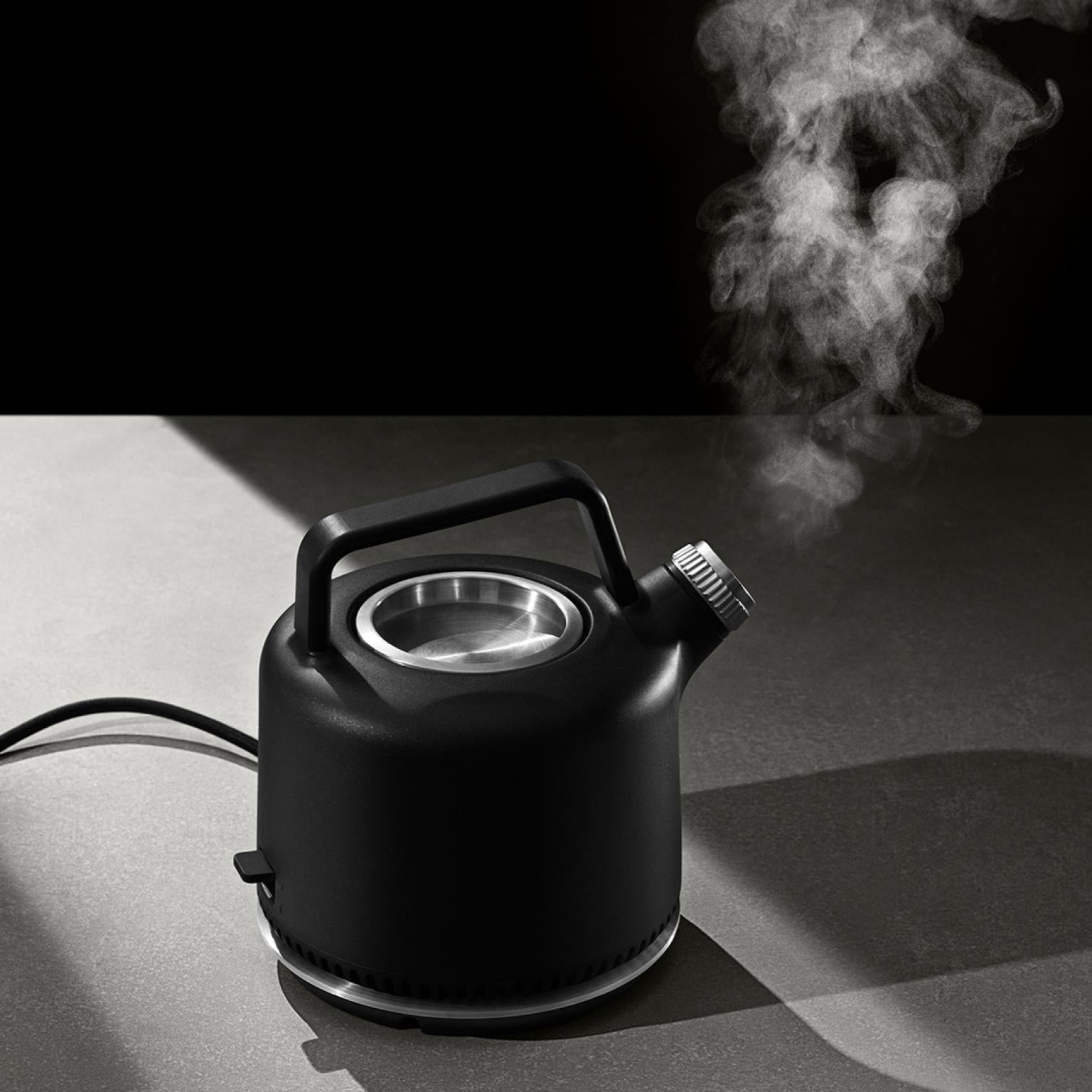 Vipp 501 Electric Kettle Black Panik Design - Main Image